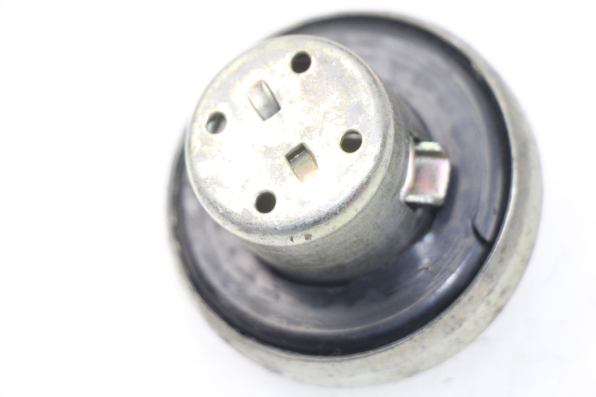 photo de BOUCHON RESERVOIR ESSENCE LINTEX FEVER 2T 50 (2009 - 2022) - Zoom état d’usage