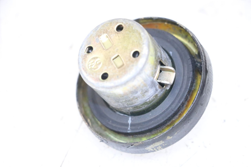 photo de BOUCHON RESERVOIR ESSENCE SYM FIDDLE 2 50 (2008 - 2013) - Vue principale