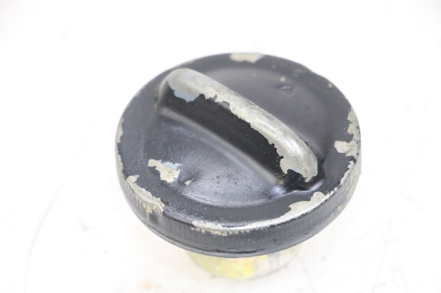 photo de BOUCHON RESERVOIR ESSENCE SYM FIDDLE 2 50 (2008 - 2013) - Détail de la pièce