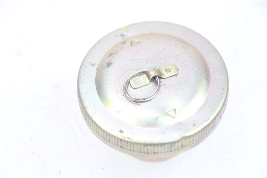 photo de BOUCHON RESERVOIR ESSENCE SYM FIDDLE 3 III 125 (2014 - 2020) - Détail de la pièce