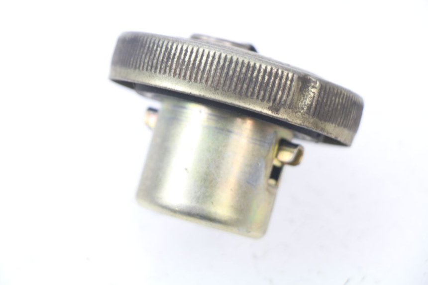 photo de BOUCHON RESERVOIR ESSENCE SYM FIDDLE 3 III 50 (2014 - 2020) - Détail de la pièce