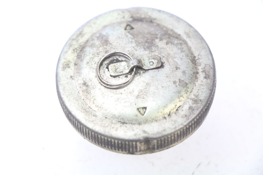 photo de BOUCHON RESERVOIR ESSENCE SYM FIDDLE 3 III 50 (2014 - 2020) - Zoom état d’usage