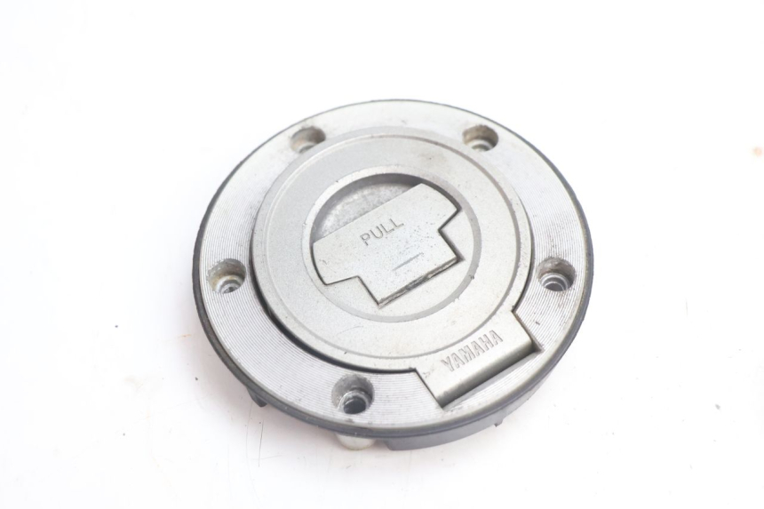 photo de BOUCHON RESERVOIR ESSENCE YAMAHA FJR 1300 (2001 - 2005) - Zoom état d’usage