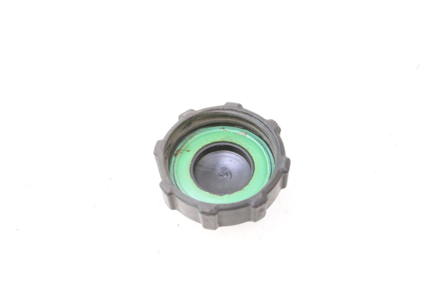 photo de BOUCHON RESERVOIR ESSENCE PIAGGIO FLY 2T 50 (2004 - 2017) - Zoom état d’usage