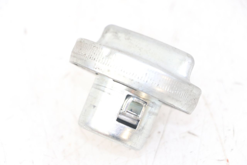 photo de BOUCHON RESERVOIR ESSENCE HONDA FORZA ABS 300 (2013 - 2017) - Vue principale