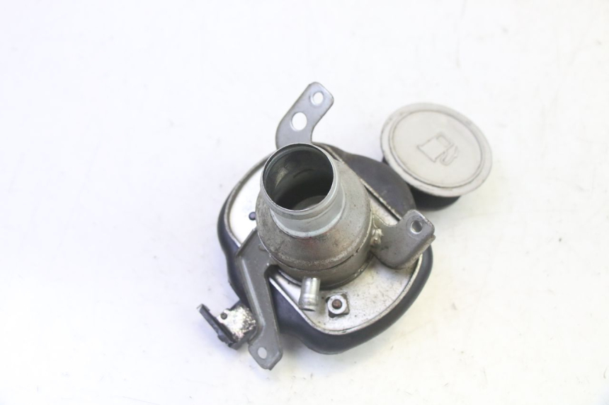 photo de BOUCHON RESERVOIR ESSENCE KYMCO GRAND DINK 125 (2008 - 2014) - Vue d’ensemble