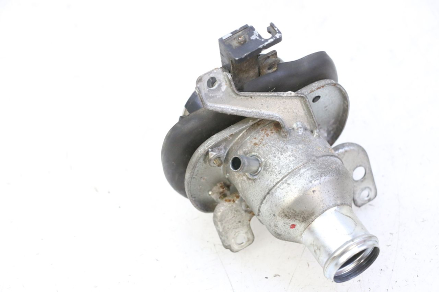 photo de BOUCHON RESERVOIR ESSENCE KYMCO GRAND DINK 125 (2002 - 2007) - Gros plan technique