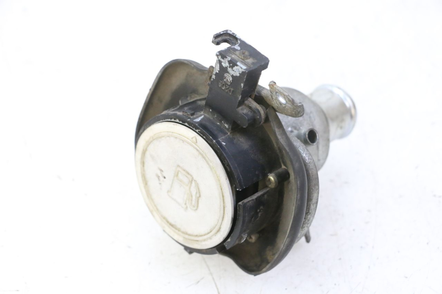 photo de BOUCHON RESERVOIR ESSENCE KYMCO GRAND DINK 125 (2002 - 2007) - Vue d’ensemble