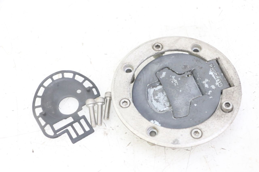 photo de BOUCHON RESERVOIR ESSENCE SUZUKI GS GSE 500 (2001 - 2003) - Détail de la pièce