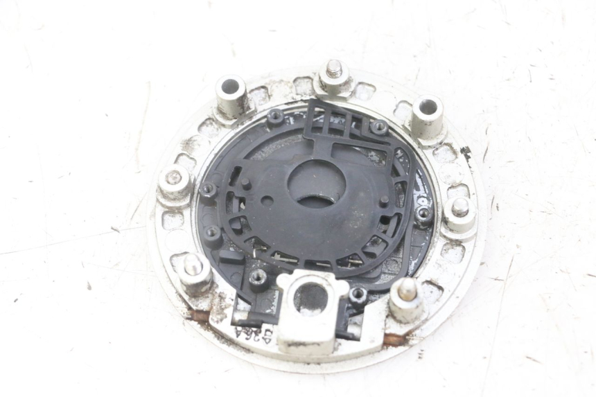 photo de BOUCHON RESERVOIR ESSENCE SUZUKI GS GSE 500 (2001 - 2003) - Autre angle de vue