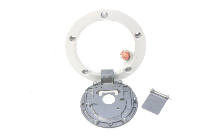 photo de BOUCHON RESERVOIR ESSENCE SUZUKI GSX-R GSXR 750 (2011 - 2016) - Détail de la pièce