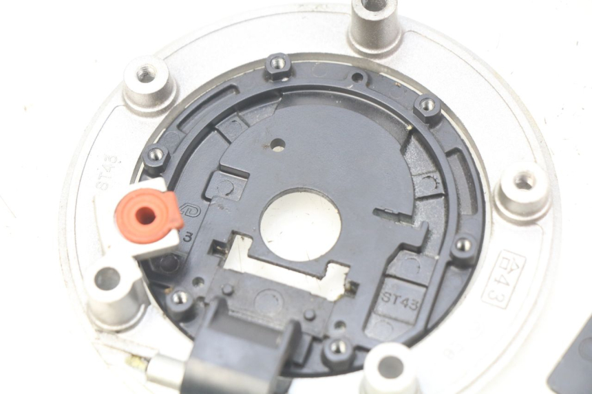 photo de BOUCHON RESERVOIR ESSENCE SUZUKI GSX-R GSXR 750 (2011 - 2016) - Zoom état d’usage