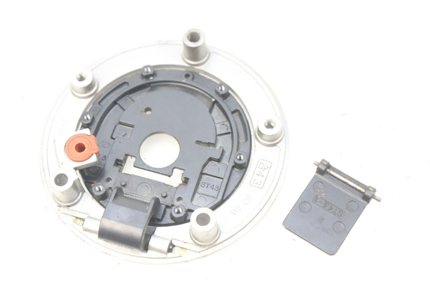 photo de BOUCHON RESERVOIR ESSENCE SUZUKI GSX-R GSXR 750 (2011 - 2016) - Autre angle de vue