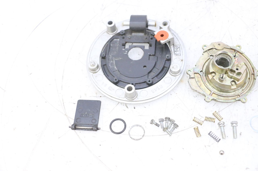 photo de BOUCHON RESERVOIR ESSENCE SUZUKI GSXR GSX-R 1000 (2003 - 2004) - Zoom état d’usage