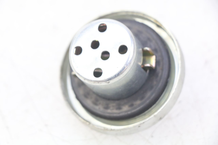 photo de BOUCHON RESERVOIR ESSENCE JM MOTORS GT LINE 4T 50 (2021 - 2023) - Zoom état d’usage