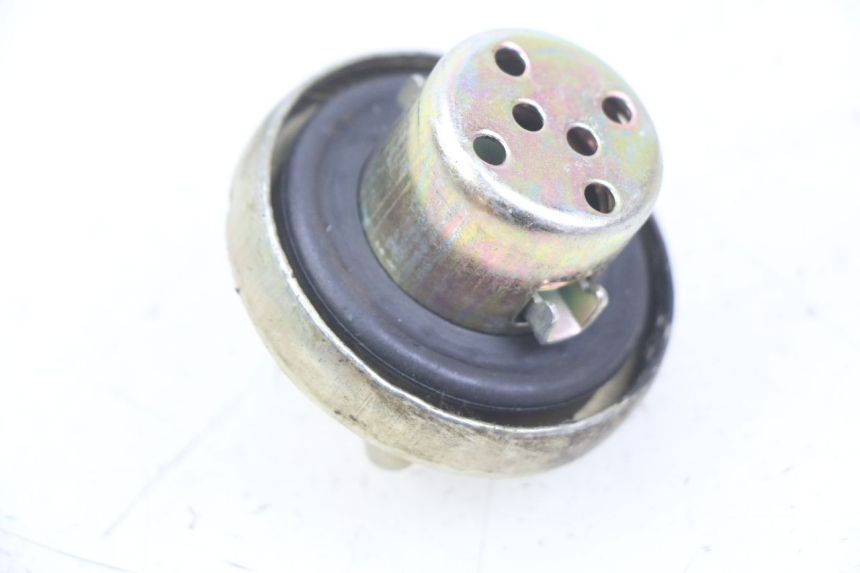 photo de BOUCHON RESERVOIR ESSENCE REVATTO IMPERATOR 125 (2007 - 2015) - Détail de la pièce