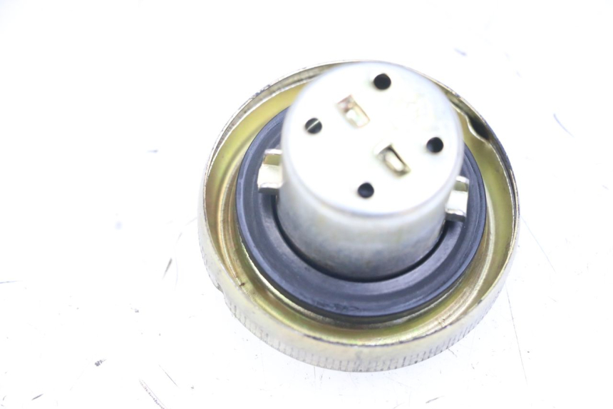 photo de BOUCHON RESERVOIR ESSENCE SYM JET 14 4T 50 (2018 - 2022) - Détail de la pièce