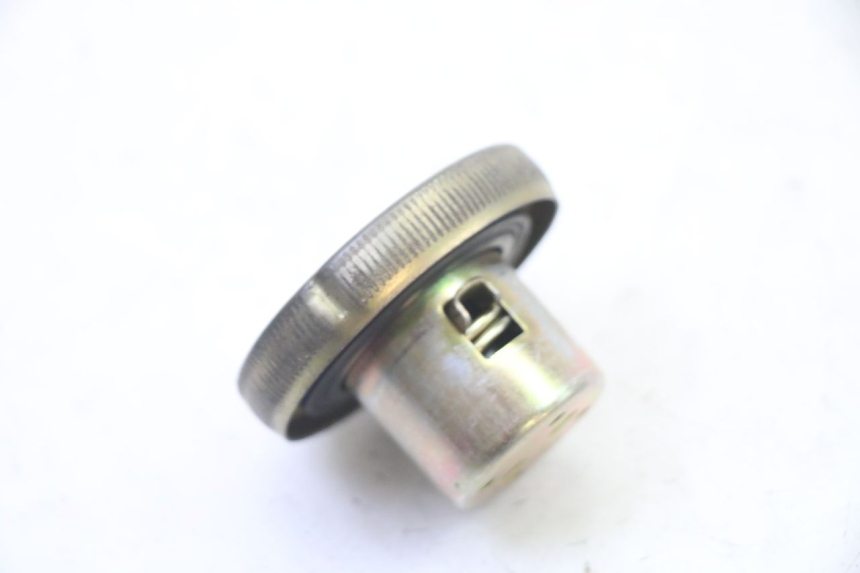 photo de BOUCHON RESERVOIR ESSENCE SYM JET 14 4T 50 (2018 - 2022) - Zoom état d’usage