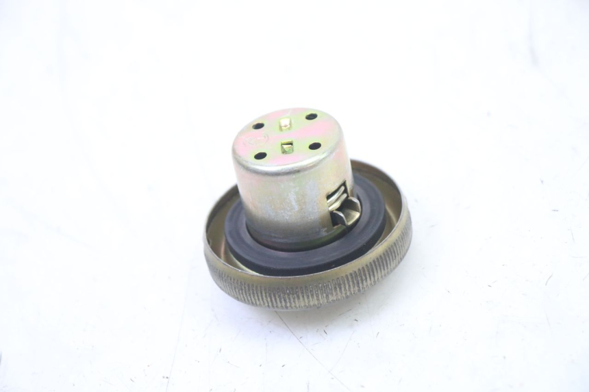 photo de BOUCHON RESERVOIR ESSENCE SYM JET 14 4T 50 (2018 - 2022) - Autre angle de vue