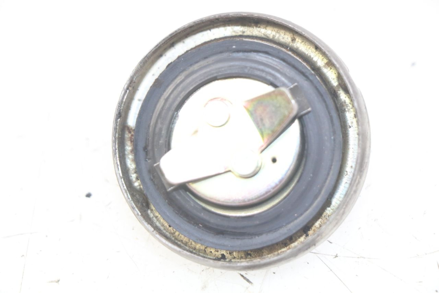 photo de BOUCHON RESERVOIR ESSENCE SYM JET SPORT XR 50 (2006 - 2015) - Détail de la pièce