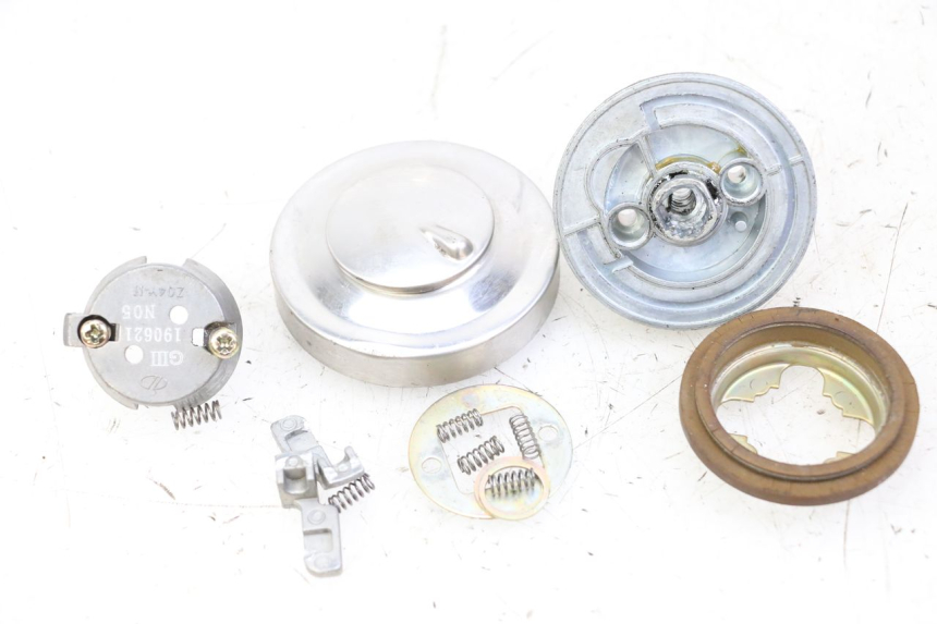 photo de BOUCHON RESERVOIR ESSENCE KEEWAY K-LIGHT KLIGHT 125 (2018 - 2025) - Vue principale