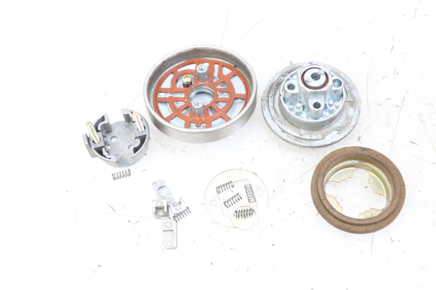 photo de BOUCHON RESERVOIR ESSENCE KEEWAY K-LIGHT KLIGHT 125 (2018 - 2025) - Zoom état d’usage