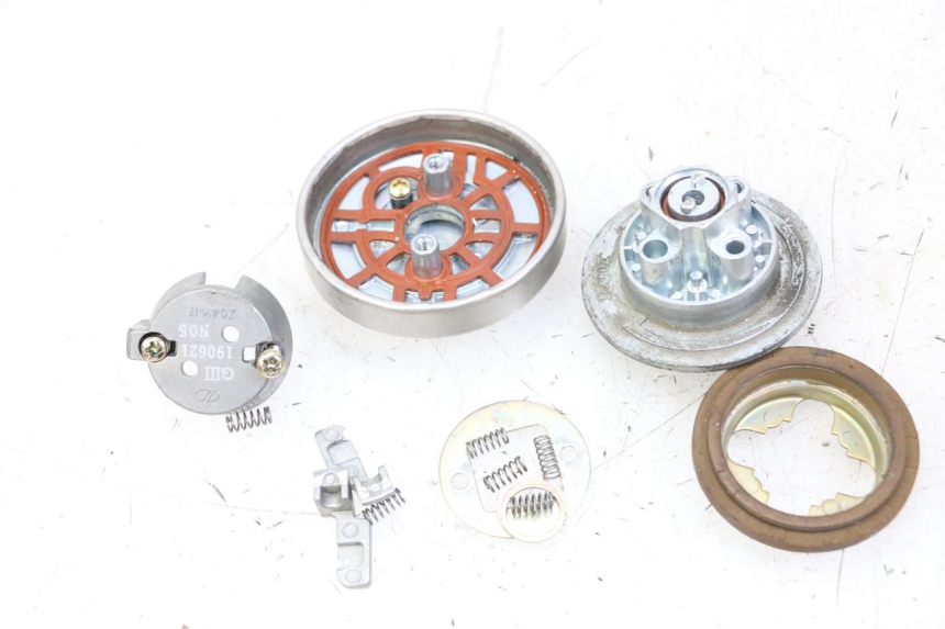 photo de BOUCHON RESERVOIR ESSENCE KEEWAY K-LIGHT KLIGHT 125 (2018 - 2025) - Vue d’ensemble