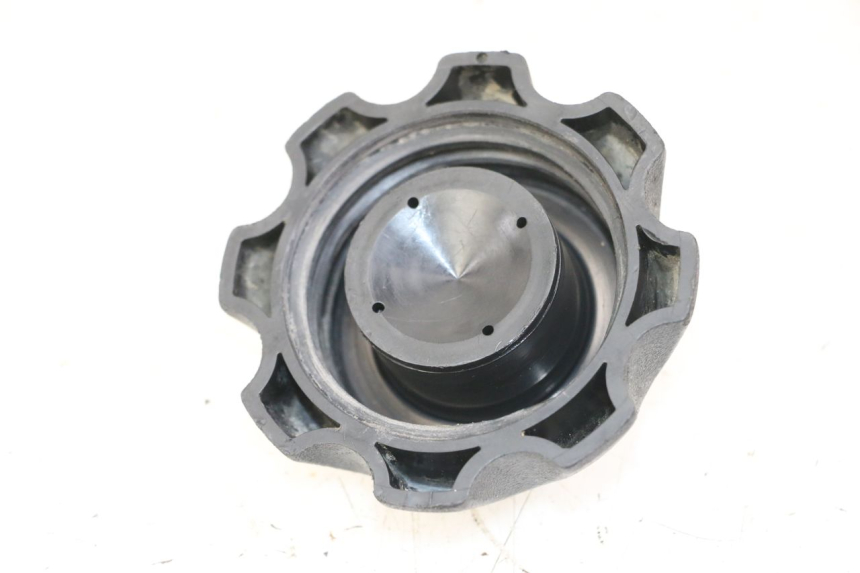 photo de BOUCHON RESERVOIR ESSENCE KAWASAKI KX 65 (2000 - 2019) - Zoom état d’usage