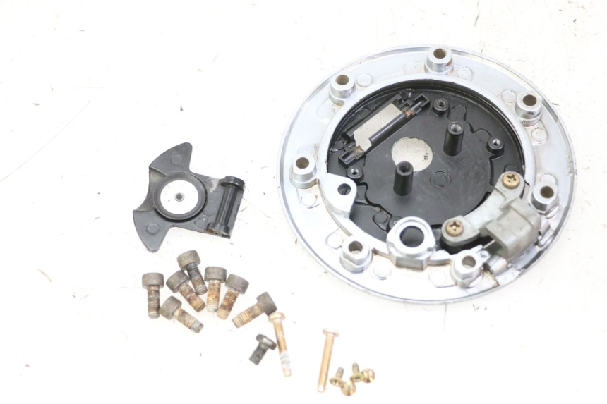 photo de BOUCHON RESERVOIR ESSENCE KAWASAKI ZR7 ZR-7 S 750 (1999 - 2004) - Détail de la pièce