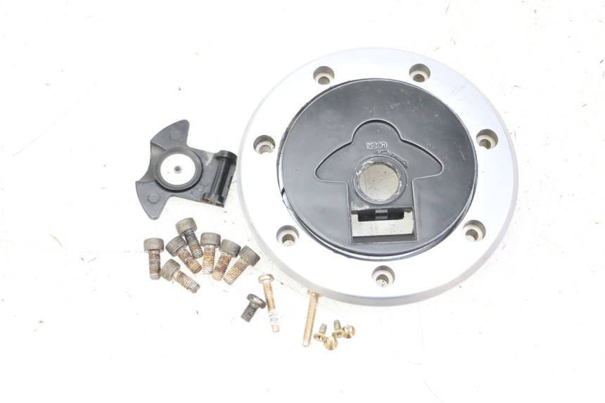 photo de BOUCHON RESERVOIR ESSENCE KAWASAKI ZR7 ZR-7 S 750 (1999 - 2004) - Vue d’ensemble