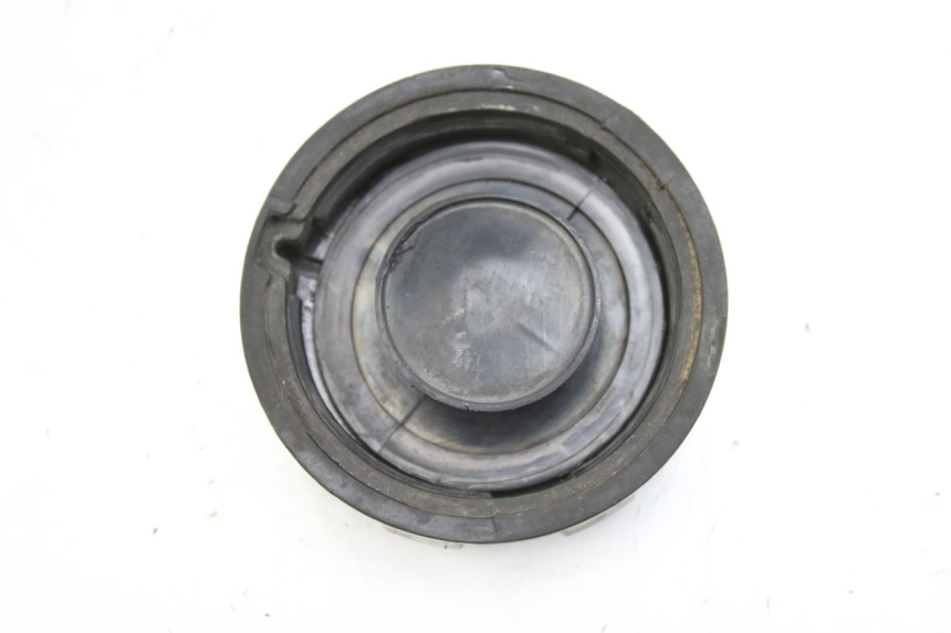 photo de BOUCHON RESERVOIR ESSENCE PEUGEOT KISBEE 4T 50 (2010 - 2017) - Autre angle de vue