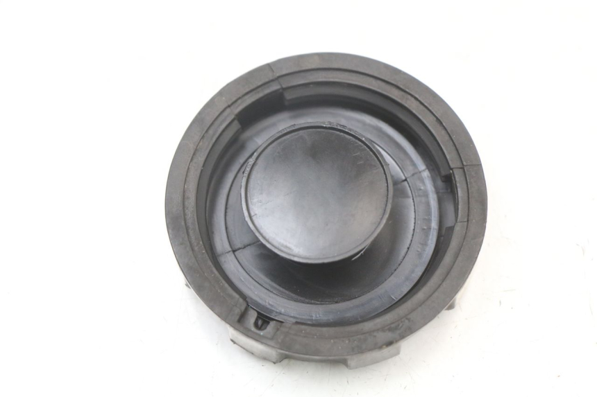 photo de BOUCHON RESERVOIR ESSENCE PEUGEOT KISBEE 4T 50 (2010 - 2017) - Détail de la pièce