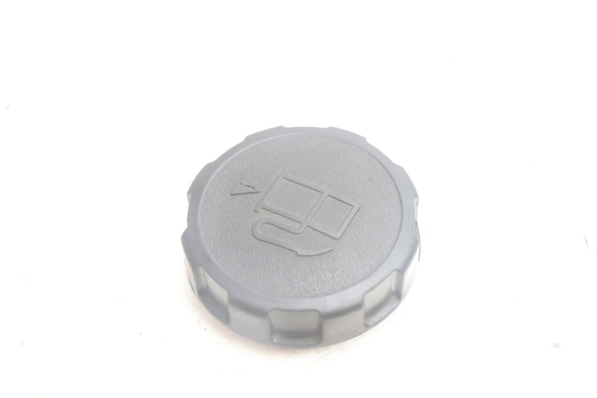 photo de BOUCHON RESERVOIR ESSENCE PEUGEOT KISBEE 4T 50 (2010 - 2017) - Détail de la pièce
