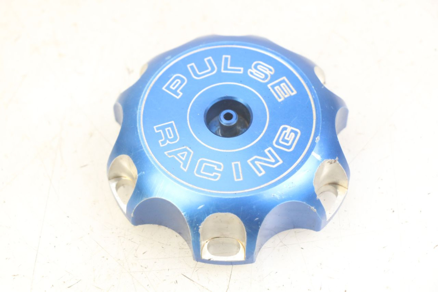 photo de BOUCHON RESERVOIR ESSENCE KAWASAKI KX 85 (2001 - 2013) - Zoom état d’usage