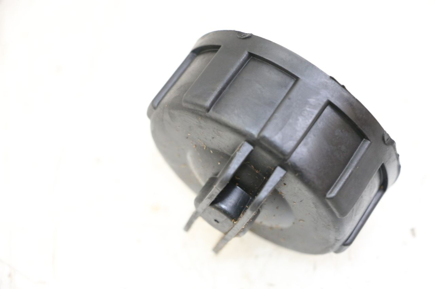 photo de BOUCHON RESERVOIR ESSENCE KYMCO PEOPLE S 125 (2000 - 2008) - Zoom état d’usage