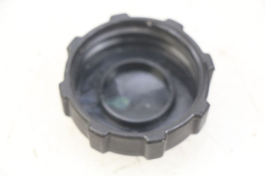 photo de BOUCHON RESERVOIR ESSENCE PIAGGIO LIBERTY IGET 4T 50 (2015 - 2020) - Détail de la pièce