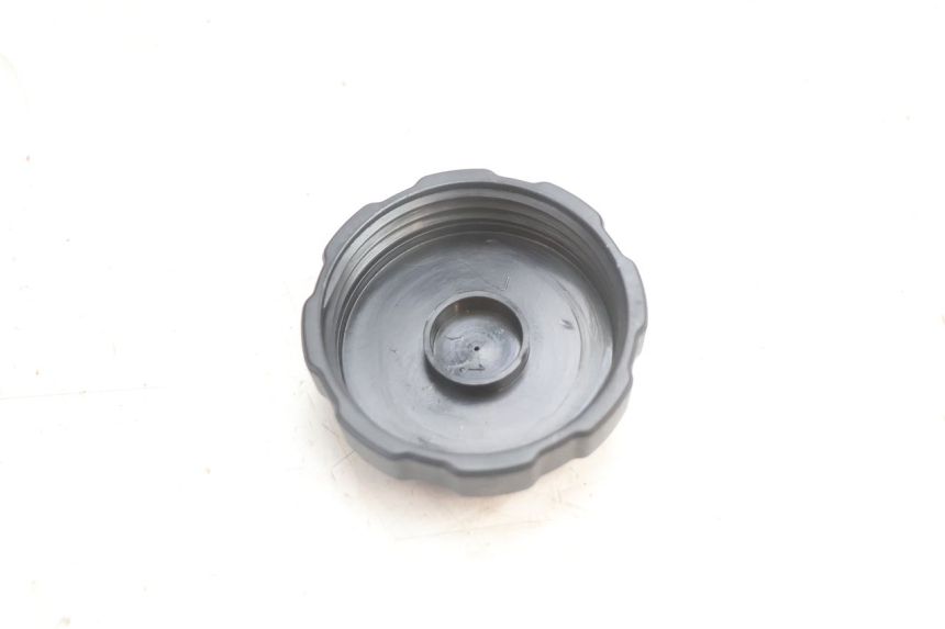 photo de BOUCHON RESERVOIR ESSENCE PEUGEOT LUDIX SNAKE 2T 50 (2004 - 2014) - Zoom état d’usage