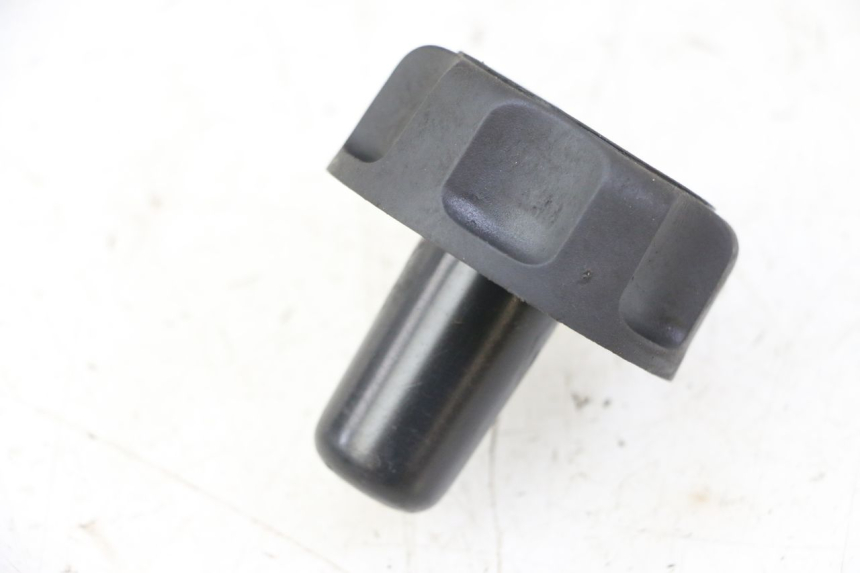 photo de BOUCHON RESERVOIR ESSENCE MBK OVETTO ONE 2T 50 (2013 - 2017) - Vue principale