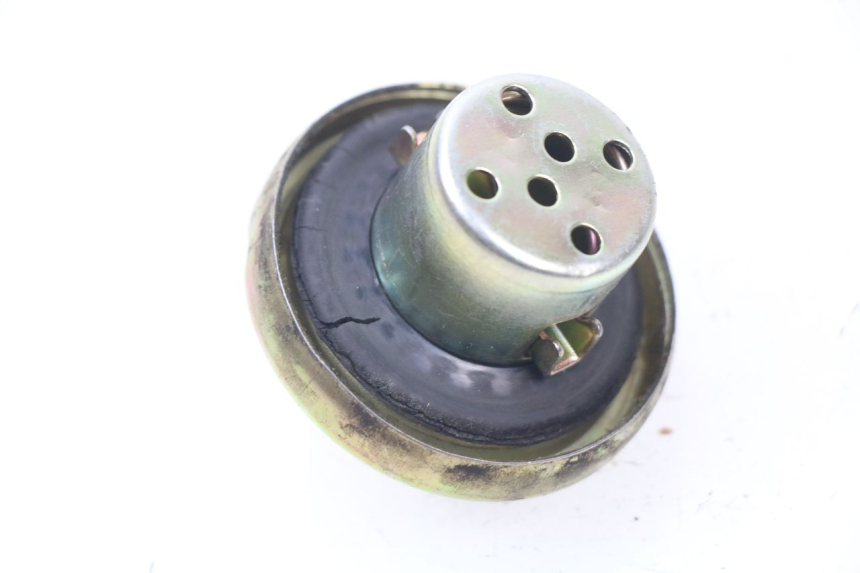 photo de BOUCHON RESERVOIR ESSENCE JM MOTORS MILANO 50 (2014 - 2019) - Zoom état d’usage