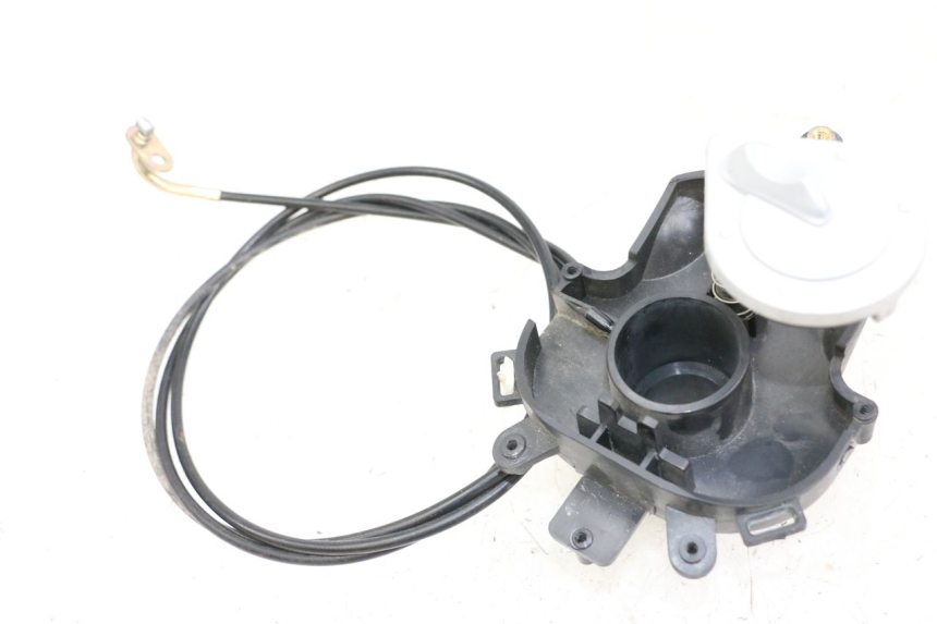 photo de BOUCHON RESERVOIR ESSENCE SYM MIO 50 (2011 - 2017) - Zoom état d’usage