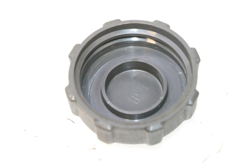photo de BOUCHON RESERVOIR ESSENCE PIAGGIO MP3 500 (2011 - 2015) - Détail de la pièce