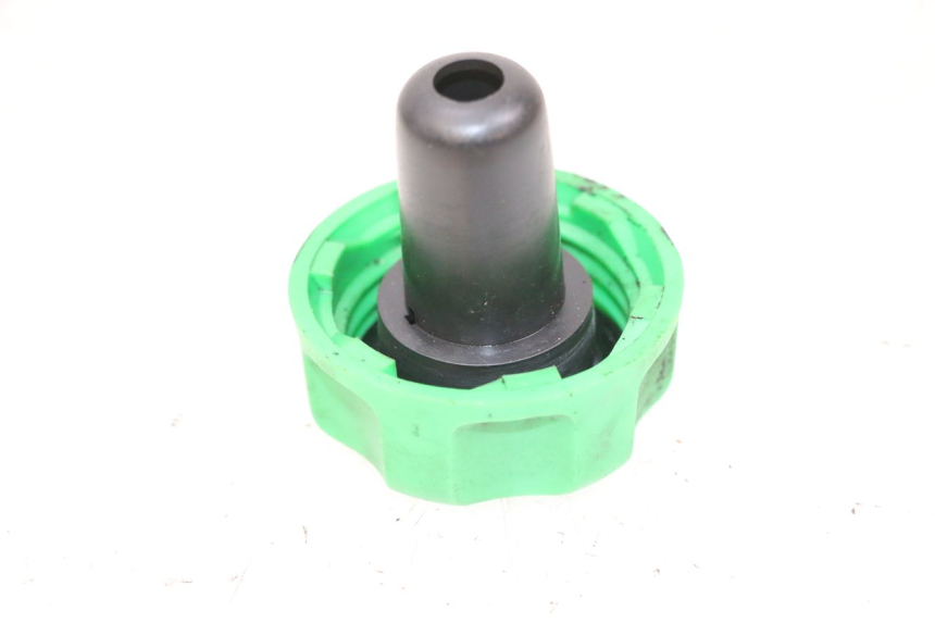 photo de BOUCHON RESERVOIR ESSENCE YAMAHA NEO'S NEOS 2T 50 (1998 - 2007) - Zoom état d’usage