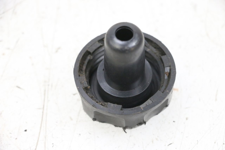 photo de BOUCHON RESERVOIR ESSENCE YAMAHA NEOS NEO'S 4T 50 (2008 - 2016) - Détail de la pièce