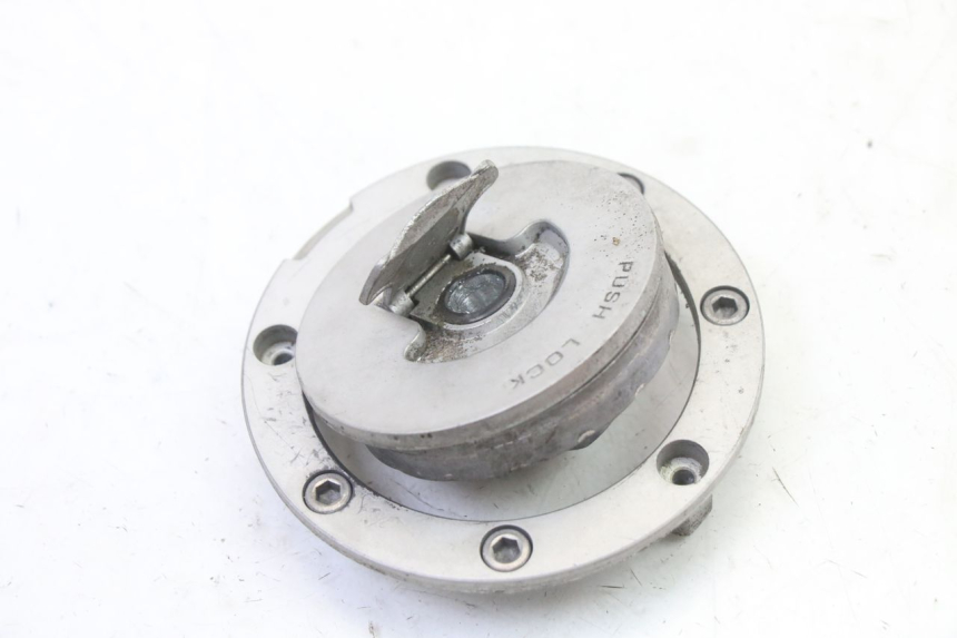 photo de BOUCHON RESERVOIR ESSENCE HONDA NTV DEAUVILLE ABS 700 (2007 - 2016) - Autre angle de vue