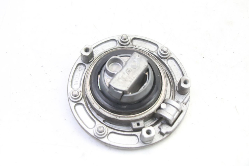 photo de BOUCHON RESERVOIR ESSENCE HONDA NTV DEAUVILLE ABS 700 (2007 - 2016) - Gros plan technique