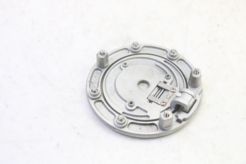 photo de BOUCHON RESERVOIR ESSENCE HONDA NTV DEAUVILLE 650 (2001 - 2006) - Gros plan technique