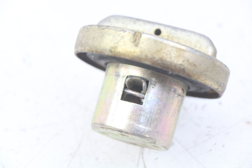 photo de BOUCHON RESERVOIR ESSENCE SELECT UP OCTALIS 125 (2007 - 2012) - Vue principale