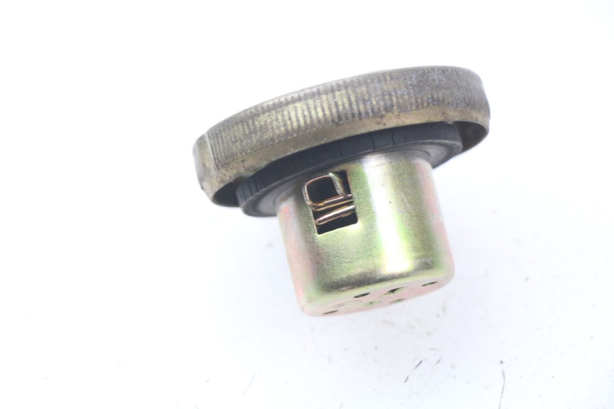 photo de BOUCHON RESERVOIR ESSENCE SYM ORBIT 2 4T 50 (2008 - 2017) - Détail de la pièce