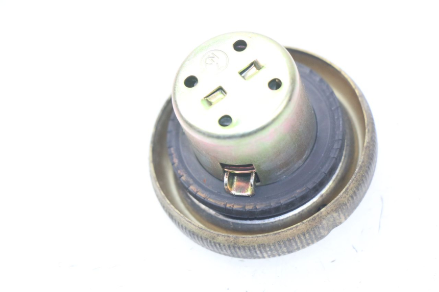 photo de BOUCHON RESERVOIR ESSENCE SYM ORBIT 2 4T 50 (2008 - 2017) - Zoom état d’usage