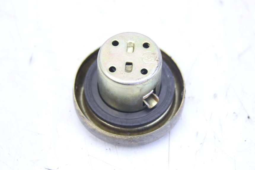 photo de BOUCHON RESERVOIR ESSENCE SYM ORBIT 2 4T 50 (2008 - 2017) - Détail de la pièce